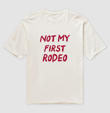 Camiseta Oversized Not My First Rodeo